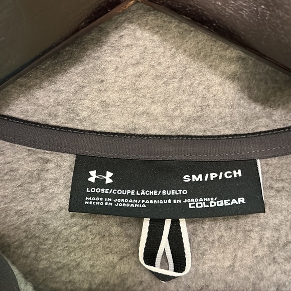 NWT Under Armour lightweight jacket - size Small - Picture 6 of 12